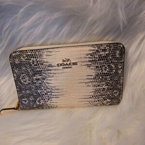 Coach Medium ID Zip Wallet